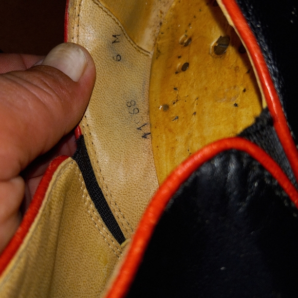 Black and red leather Italian clogs - Picture 6 of 11